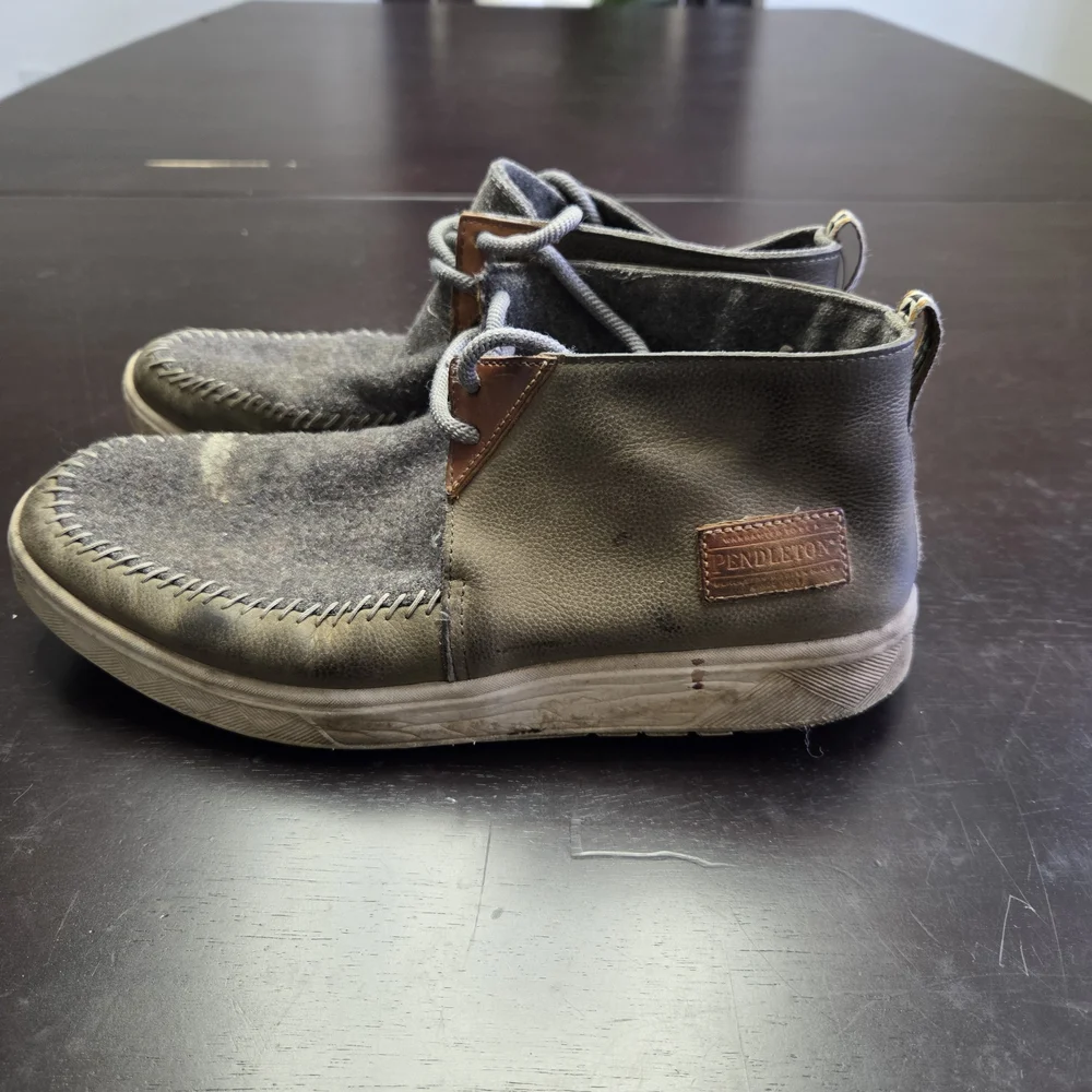 Pendleton Mens Wool Leather Chukka Boots Vibramt Sole Grey Green Sz 9